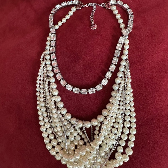 Vintage Carolee Lux crystal Pearl and Silver Necklace - Picture 2 of 7